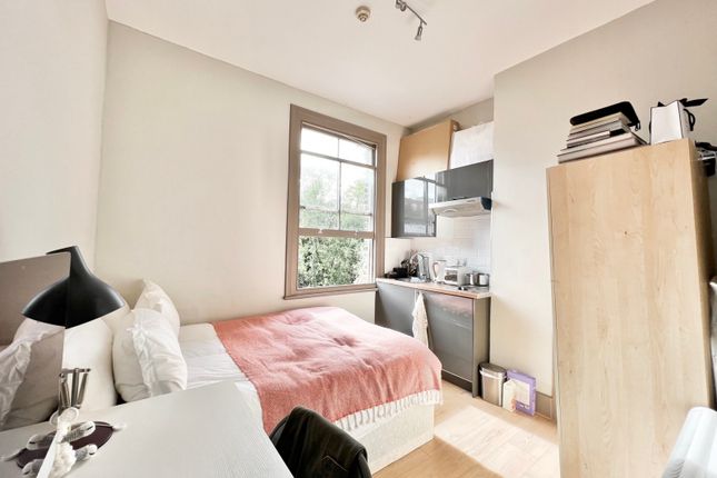 Thumbnail Studio to rent in Iverson Road, London