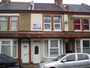 Terraced house to rent in St Saviours Crescent, Luton
