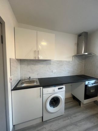 Bathroad, Slough, Berkshire photo 4