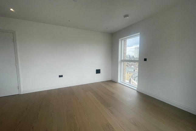 7/8 Cembra Apartments, Townmead Road, London photo 2