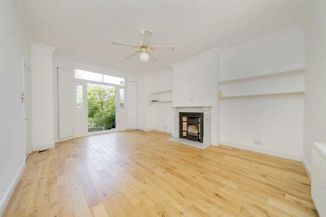 Flat for sale in Dartmouth Park Avenue, London