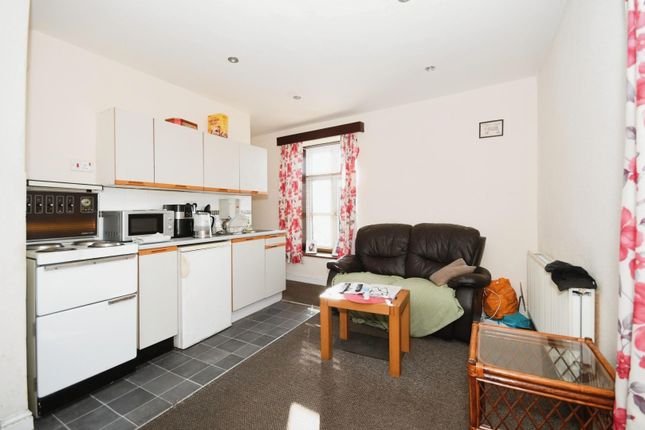 Flat 3 - Kitchen Living 03.Jpg