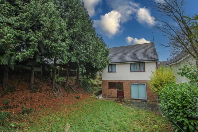 28, Headley Chase, Brentwood photo 4