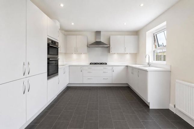 7, Osborne Close, Halstead photo 4