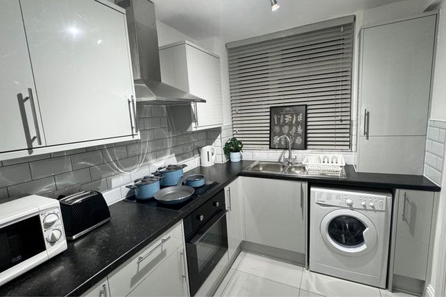 Braganza Street, London photo 3