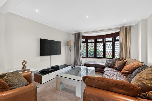 53, Deirdre Avenue, Wickford photo 4