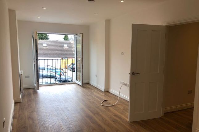 Flat 2 London House, Lower Road, Maidenhead photo 3