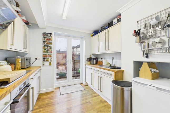 1, Oakleigh Road, Horsham photo 4