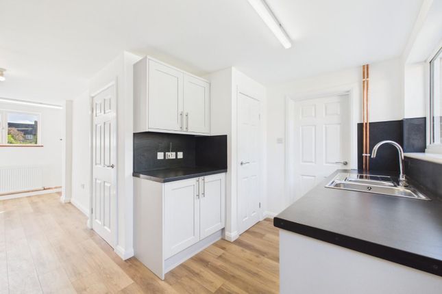 9, Glebelands, Mersham photo 3