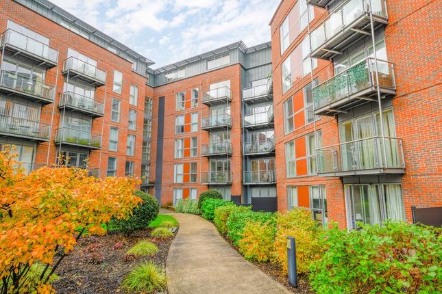 2-bed flat on 314, The Heart, Walton-On-Thames, £290,000