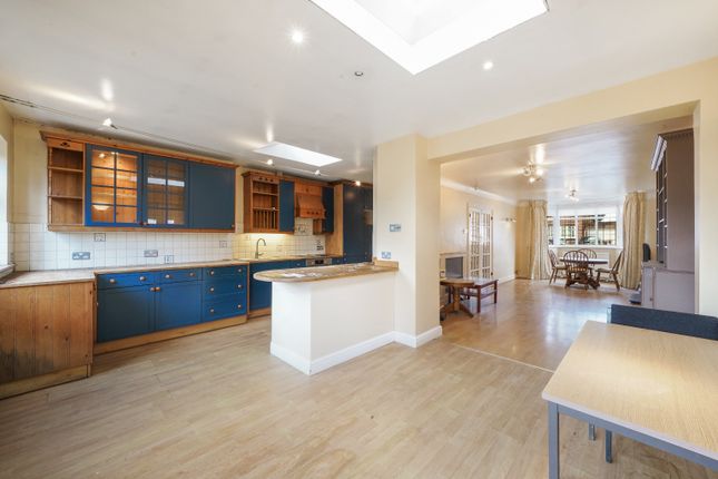 92, Cannonbury Avenue, Pinner photo 2