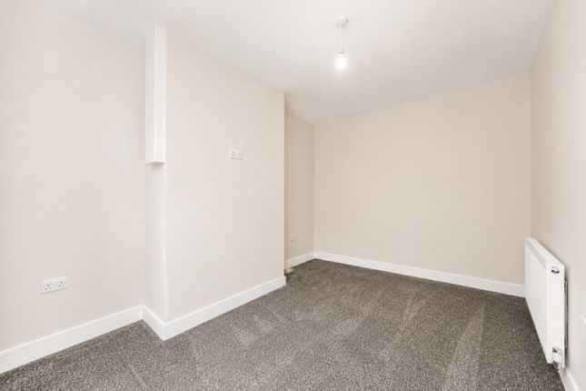 60, Booth Road, Rossendale photo 4