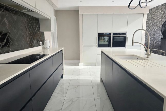 6 Abergarw Meadow, Bridgend photo 3