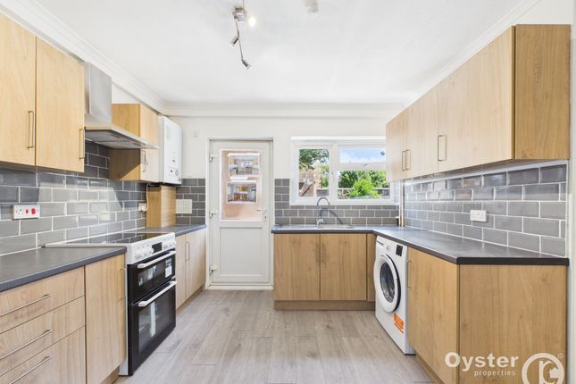 29 Bartram Close, Uxbridge photo 2