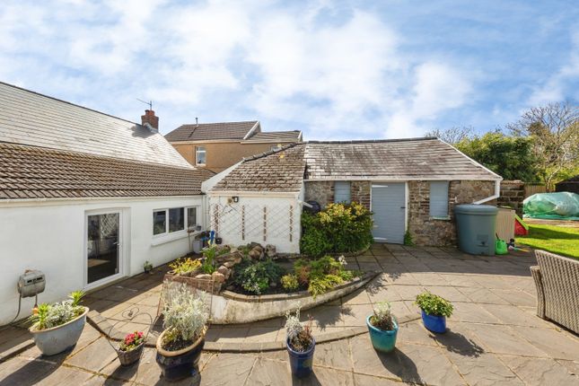 16, Alstred Street, Carmarthenshire photo 2