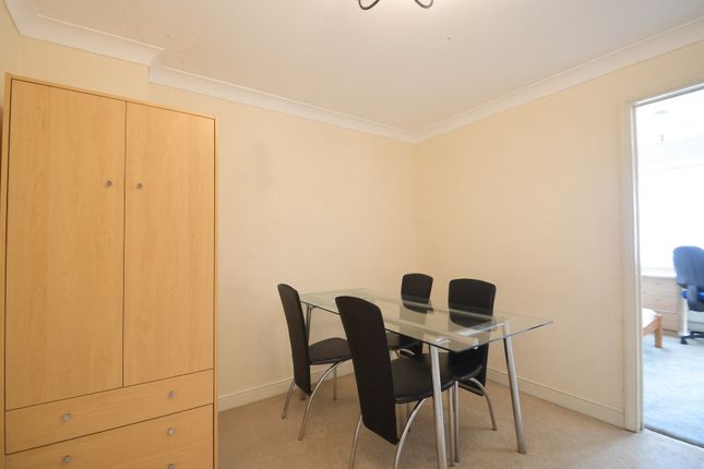 Room 1, 40, Nightingale Shott, Egham photo 5
