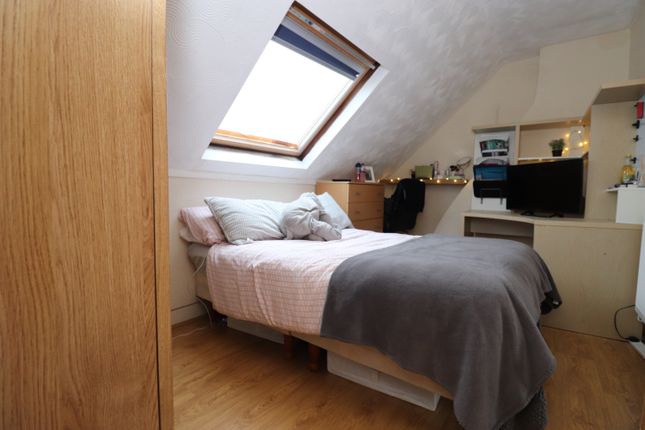 28, Harriet Street, Cardiff photo 4
