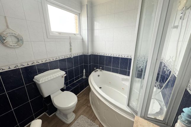 9, Cowpen Crescent, Stockton-On-Tees photo 2