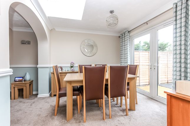 35, Harvey Road, Wellingborough photo 4