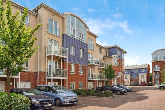 Flat for sale in Pumphouse Crescent, Watford