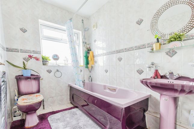 End terrace house for sale in Overhill Road, London
