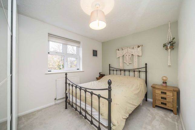 160, Henry Doulton Drive, London photo 4