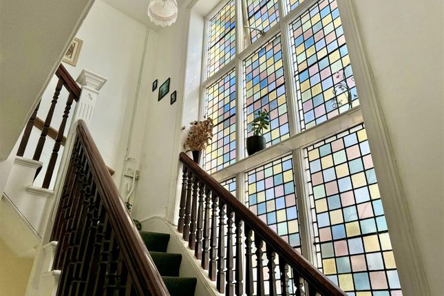 Flat 2, 23, Grosvenor Crescent, St. Leonards-On-Sea photo 2