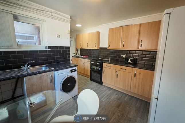Magdalen Street, Room, Colchester photo 4