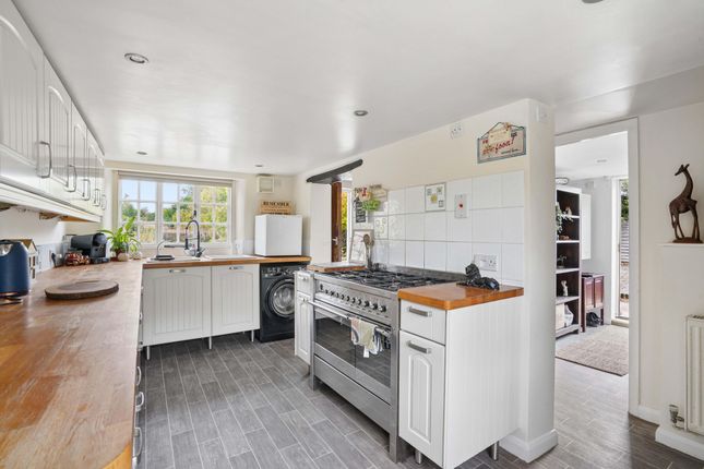 45 Bicester Road, Aylesbury photo 3