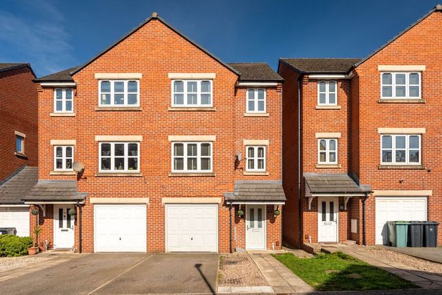 4-bed semi-detached on 12 Bronte Close, Wakefield, £279,950
