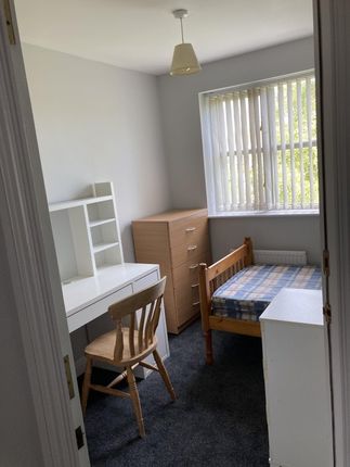 Shared accommodation to rent in Aspen Grove, Aldershot, Hampshire