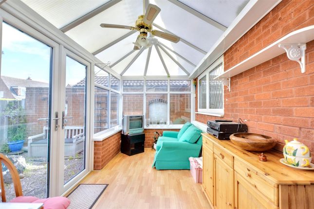 24, Winterbourne Drive, Nottingham photo 4