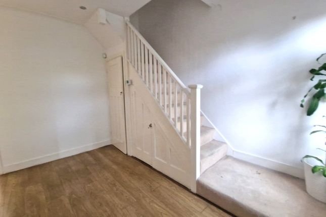 9, Hillside Road, NORTHWOOD photo 2