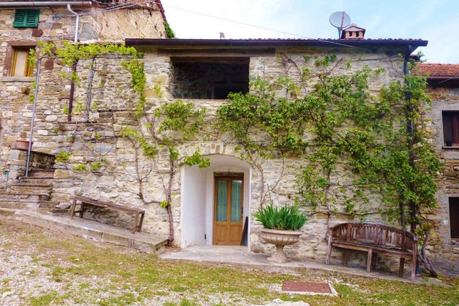 Town house for sale in Mignano, Pieve Santo Stefano, Arezzo, Tuscany, Italy