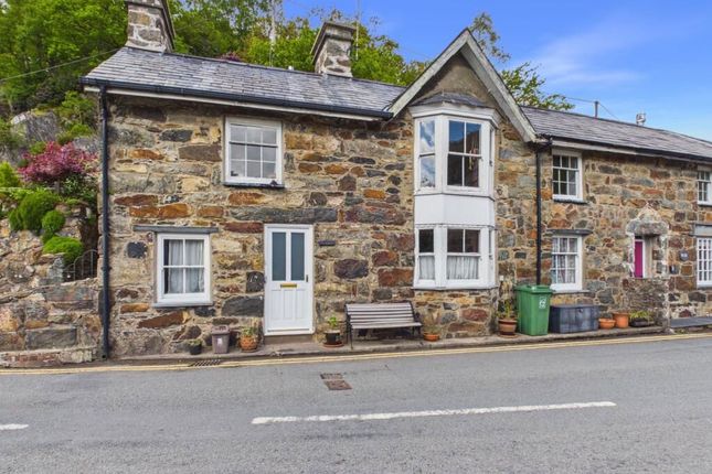 3-bed house on Ty Popty, Smith Street, Caernarfon, £165,000