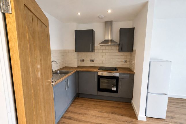 Flat 2, 12, Lower Mill Street, Worcestershire photo 2