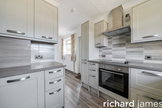 12, Kennet Road, Swindon photo 3