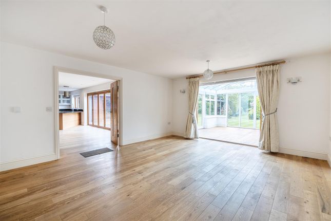 Oak Tree Cottage,, Forest Road, East Horsley photo 4