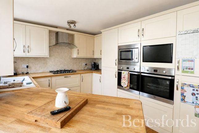 114, Epping Way, Essex photo 4