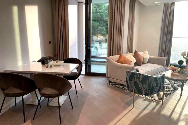 2-bed flat on Apartment 1.1.8, Westmark Tower, Paddington, £1,200,000