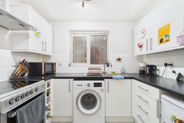 42, Cook Square, Erith photo 4