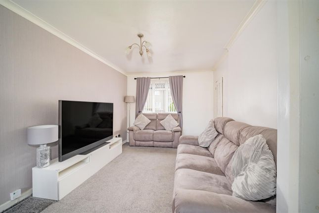 17, Newton Road, Dundee photo 3