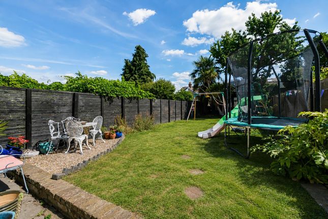 28, Sutton Grove, Sutton photo 4
