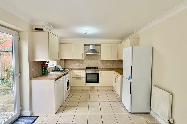 7, Poplars Grove, Lincoln photo 3