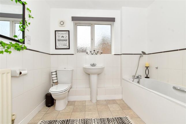Town house for sale in Imperial Way, Singleton, Ashford, Kent