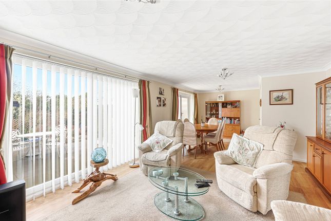 27, Brittons Close, Bedford photo 2