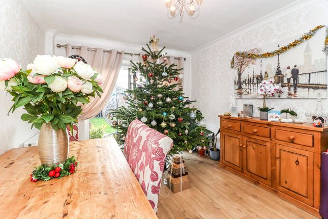 63 Kingswood Road, Watford photo 4