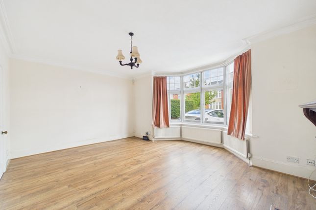 9 Highworth Avenue, Cambridge photo 3