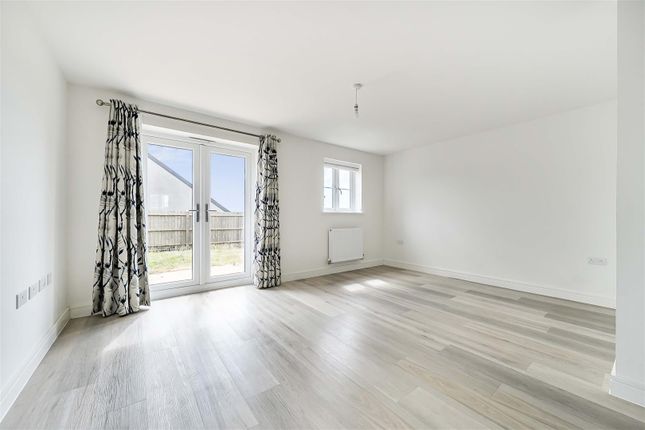 15, Barton Way, Dartmouth photo 2