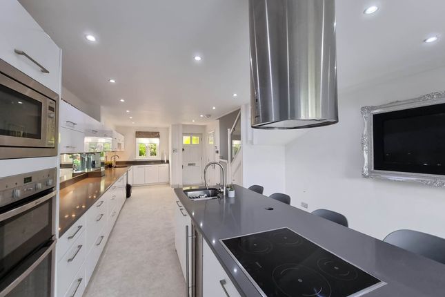 21, Goddard Place, London photo 4